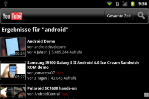 Ein Fingerzeig auf die kleine graue Box rechts unten entsperrt den Touchscreen.