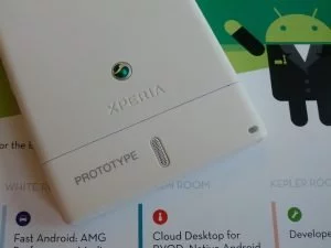 Abbildung 3: Ohne den Aufdruck "Prototype" hätten wir dem Smartphone nicht angemerkt, dass es sich um ein Vorseriengerät handelt.