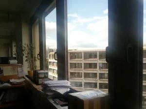 Abbildung 12: Ohne HDR ist das Bild außen durch die helle Sonne über- und innen unterbelichtet.