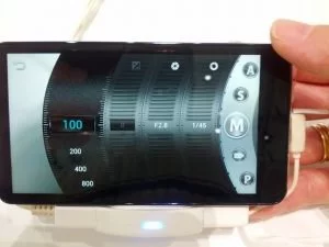 Abbildung 1: Im manuellen Modus zeigt die Galaxy Camera gewisse Ähnlichkeiten mit einer Profi-Kamera.