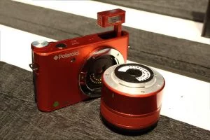 Abbildung 7: Bei der Android-Kamera Polaroid iM1836 steckt der Photo-Chip im Objektiv und nicht im Gehäuse.