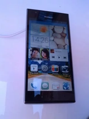 Auf den ersten Blick kaum vom Vorgänger zu unterscheiden: Das neue Huawei Ascend P2.