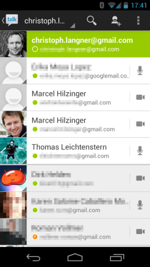 Abbildung 3: Die Symbole neben dem Namen informieren Sie über die technische Ausstattung Ihrer Kontakte.