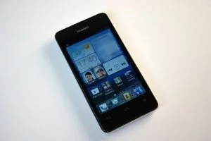Das Huawei Ascend Y300 finden Sie im Internet ab einem Preis von etwa 120 Euro.