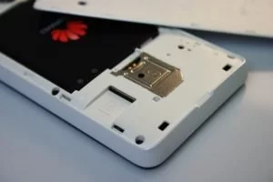 Der mit 4 GByte sehr knapp bemessene Speicher lässt sich mit eine SD-Karte erweitern.