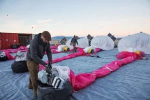 Solarbetrieben: Loon-Ballone werden in Neuseeland auf den Start vorbereitet.