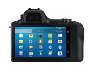 Android 4.2.2 Jelly Bean an Bord, Bildübertragung via 3G/4G und LTE: Samsung hat sich bei der Galaxy NX-Kamera richtig ins Zeug gelegt.