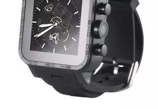 Pearl stellt Android-Smartwatch mit Display aus kratzfestem Saphir-Glas vor