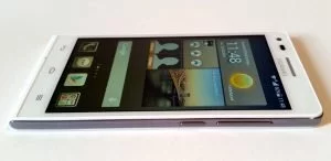 Abbildung 1: Optisch dem P6 sehr ähnlich, aber mit einem kleineren Display und etwas dicker: Das ist das Ascend G6!