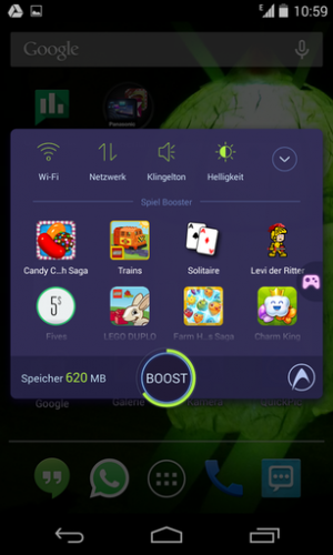 Über einen kleinen Button an der linken Bildschirm Seite deines Smartphones rufst du den Spiele-Booster auf.