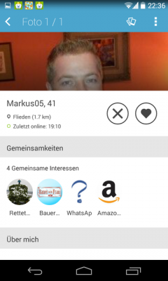 Vorschläge aus deiner Nähe mit gemeinsamen Interessen. Bei Gefallen betätigst du den Herz-Button.