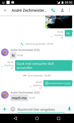 Fotos, Voice-Mails oder Videos fügst du durch einen Klick auf den Plus-Button deinem Chat hinzu.