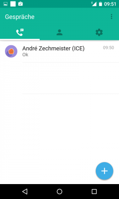 Deine Kontakte sind untereinander aufgelistet. Über dein Plus-Button fügst du neue hinzu.