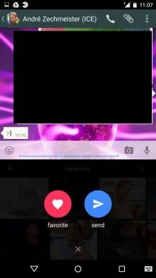 Du klickst eines der Gifs an und fügst es nun entweder deiner Favoriten-Liste hinzu oder versendest es an deinen Kontakt.