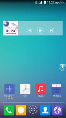 Der von Phicomm vorinstallierte Launcher macht optisch einen guten Eindruck. In der Mitte rechts zu sehen das Widget für den Schrittzähler.