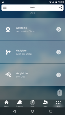 Mit dem Tab More vergleichst du Wetterdaten von zwei Orten, navigierst durch das Wetter oder schaust dir das Wetter live über die unzähligen Webcams an.
