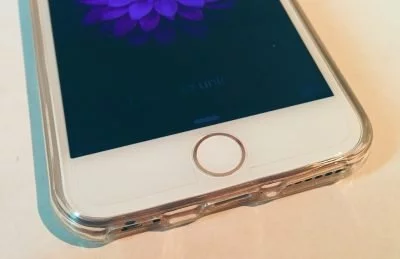 Nichts für Paranoide: Wenn der Fingerprint-Reader gleichzeitig der Home-Button ist, musst du ihn praktisch benutzen, auch wenn du nicht möchtest. 