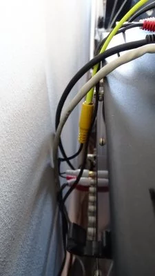 Der Chromecast Audio benötigt für einige Anschlüsse einen Adapter.