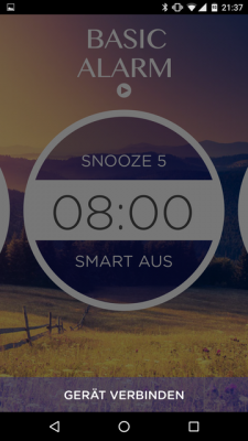 Beim Schlafengehen stellst du auf Wunsch einen Wecker ein und verbindest die App mit dem Tracker.