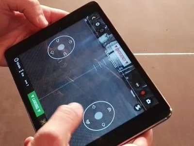 Die Bebop 2 lässt sich auch mit dem Tablet steuern.