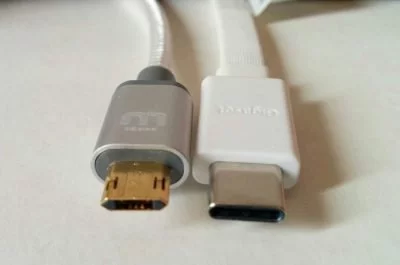 Der Micflip-Stecker (links) ist kein USB-Type-C-Stecker (rechts) und damit auch nicht kompatibel.