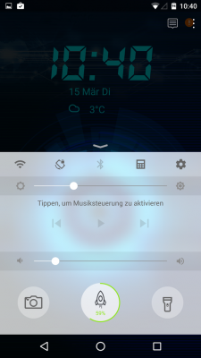Mit dem CM Locker erhältst du schnellen Zugriff auf deinem Musik, die Kamera, die Taschenlampe, den Rechner, die Boost-Funktion und die Einstellungen.