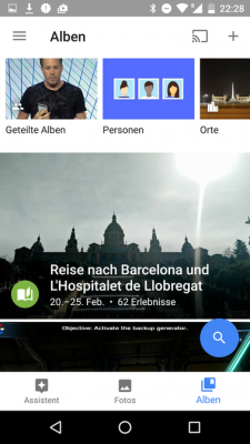 Über den Eintrag "Alben"  findest du nicht nur deine Alben leichter, sondern auch alle Fotos sortiert nach Ort, Ereignis, Personen oder Motiven.