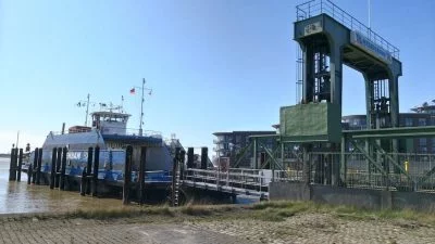 Fähranleger Bremerhaven - überlegene Automatik