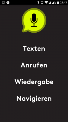 Die App wechselt am Abend automatisch in den Nachtmodus mit dunklem Hintergrund.