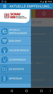 Im App-Menü sind Elternfragen, aktuelle Empfehlungen und andere aufgelistet.