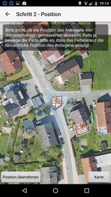 Die App ermittelt die Position des Mangels anhand deines Standortes. Du gibst an ob diese Position richtig ist.