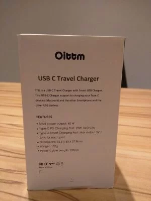 Auf der Umverpackung finden sich alle relevanten Angaben zum Charger. 