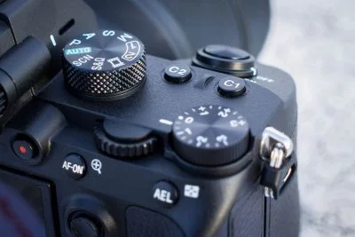 11 sony-alpha-7-iii-einstellraeder | Android-User.de