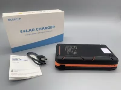 Der Lieferumfang der Solar Powerbank 25000 mAh von AddTop