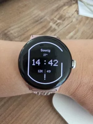 Das Nothing Face 2 Watchface in Aktion