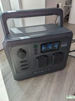 Das Display der Portable Powerstation ist beleuchtet