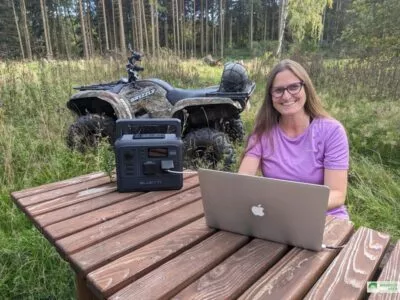 Outdoor arbeiten mit der Powerstation von BLUETTI