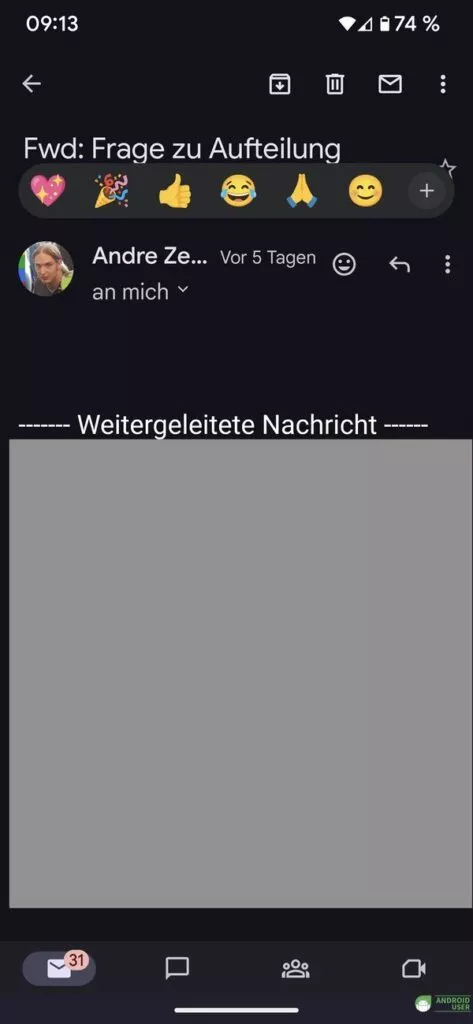 Per Klick auf den Plus-Button wählst du weitere Emojis aus
