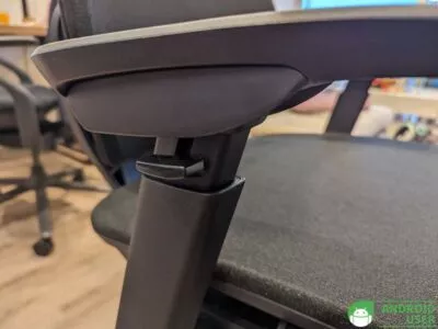 Die 3D verstellbare Armlehne am Flexispot BS12 Pro