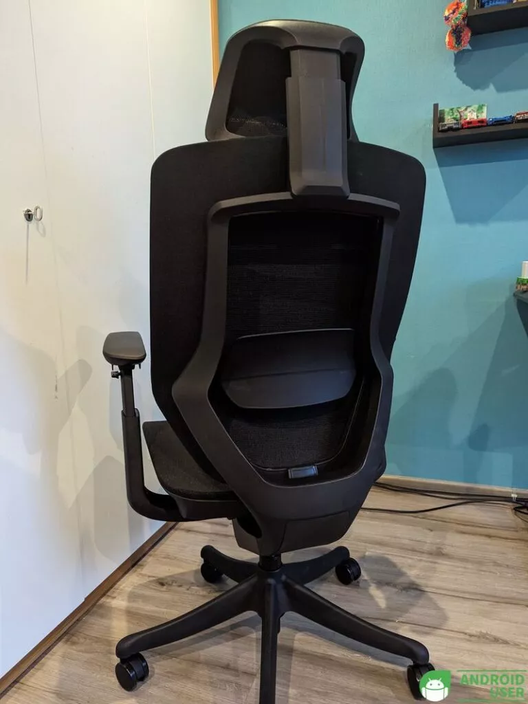 Die Rückansicht des ergonomischen Bürostuhls