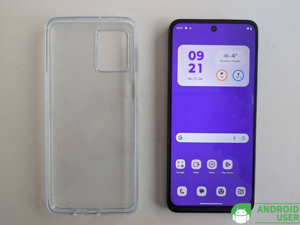 Das Android Smartphone wird mit Silikonhülle geliefert