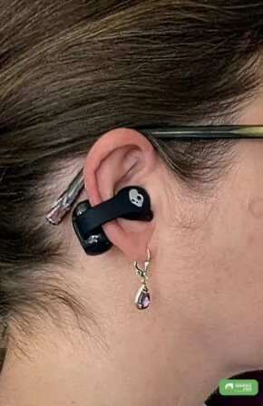 Der Sitz der Skullcandy Push 720 Open Ear Kopfhörer