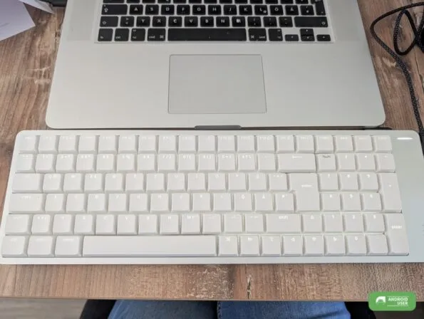 Lofree Flow 2 100 Tastatur in Benutzung