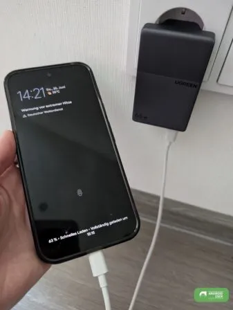 Die Geräte werden vom Charger UGREEN Nexode Air 65W GaN Fast Charger Slim problemlos aufgeladen