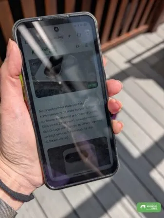 Ablesbarkeit des Outdoor Handy Xever 8 während Sonneneinstrahlung